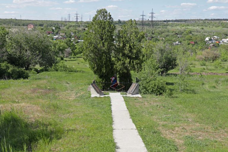 Братская могила в г. Волгоград – п. Верхняя Ельшанка, Советский район