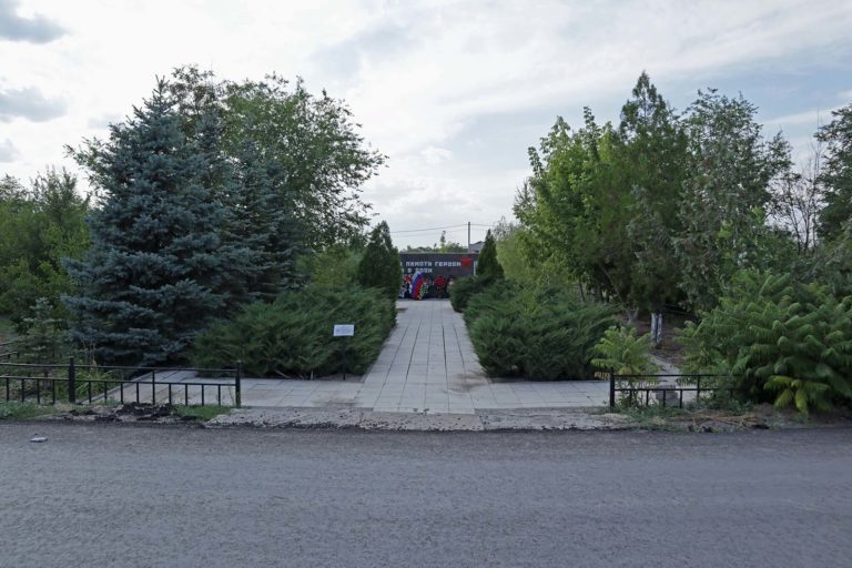 Братская могила в г. Волжский – п. Краснооктябрьский