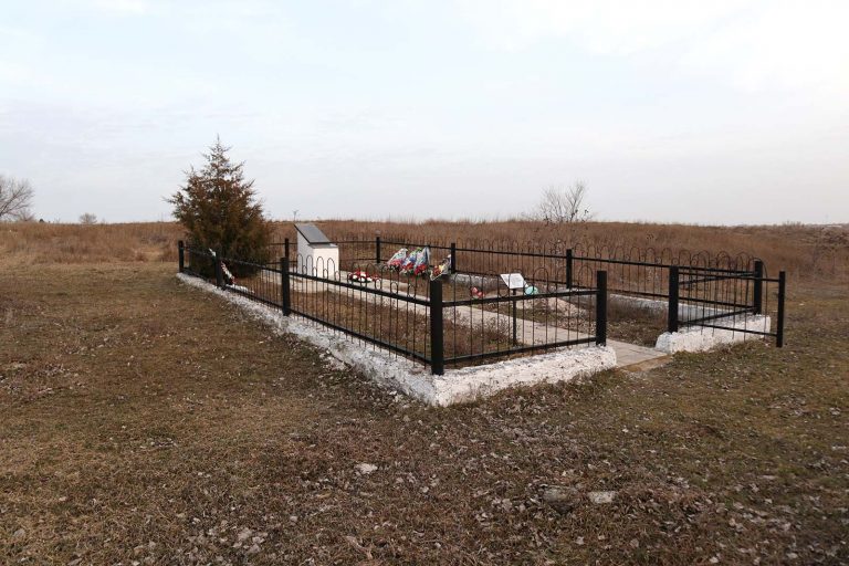 Братская могила в ст-це Качалинская (2), Иловлинский р-н
