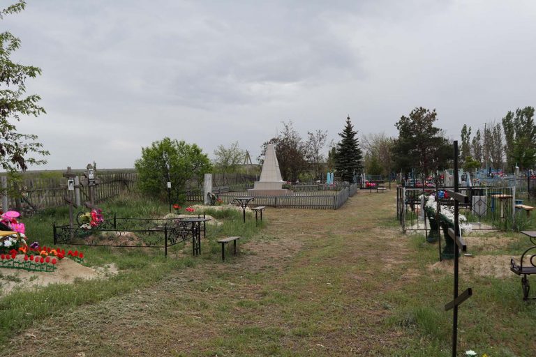 Братская могила в с. Терновка, Камышинский р-н